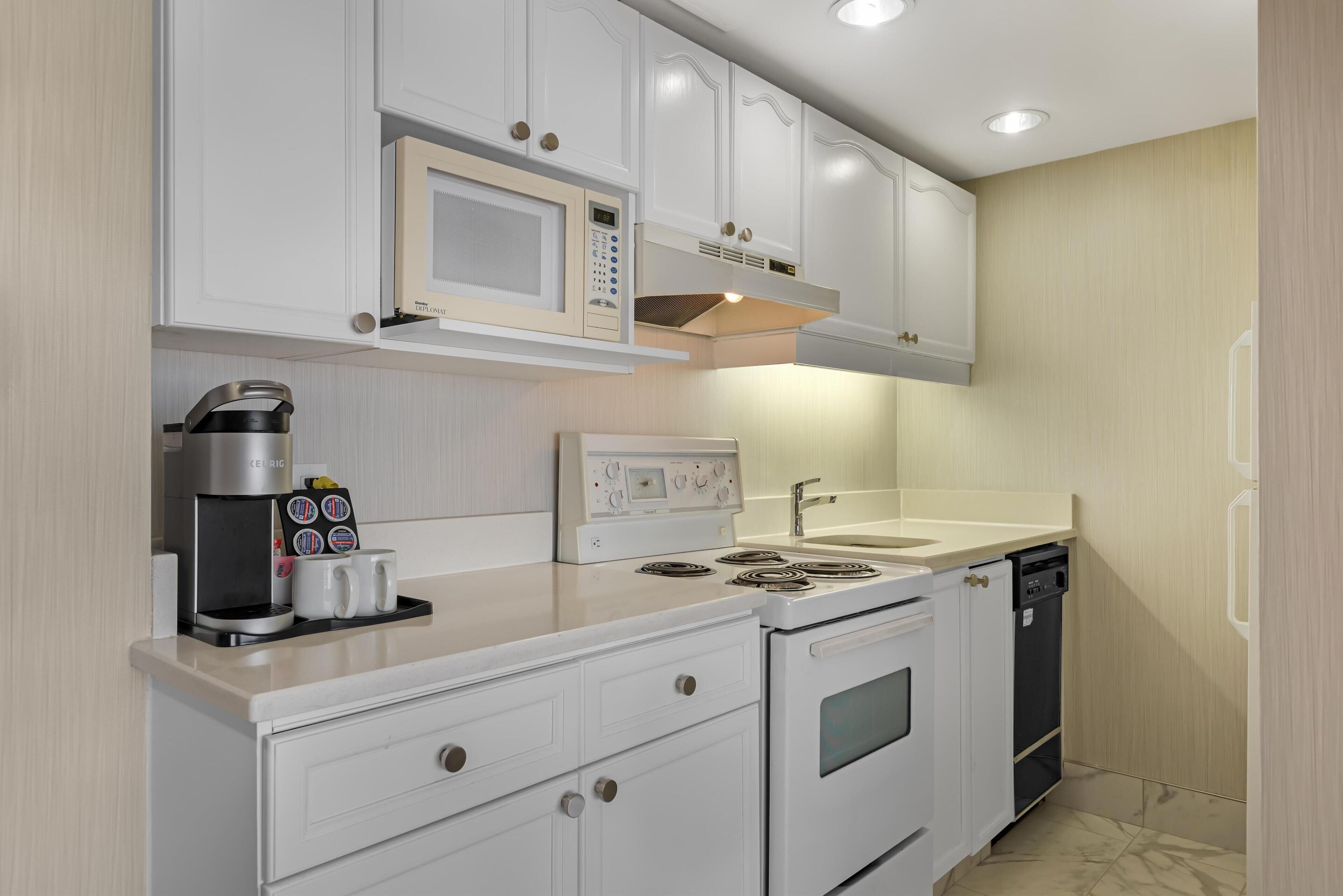 suite, 1 queen bed, non smoking, jetted tub (living room;with sofabed) | 2 bedrooms, premium bedding, pillow-top beds, in-room safe