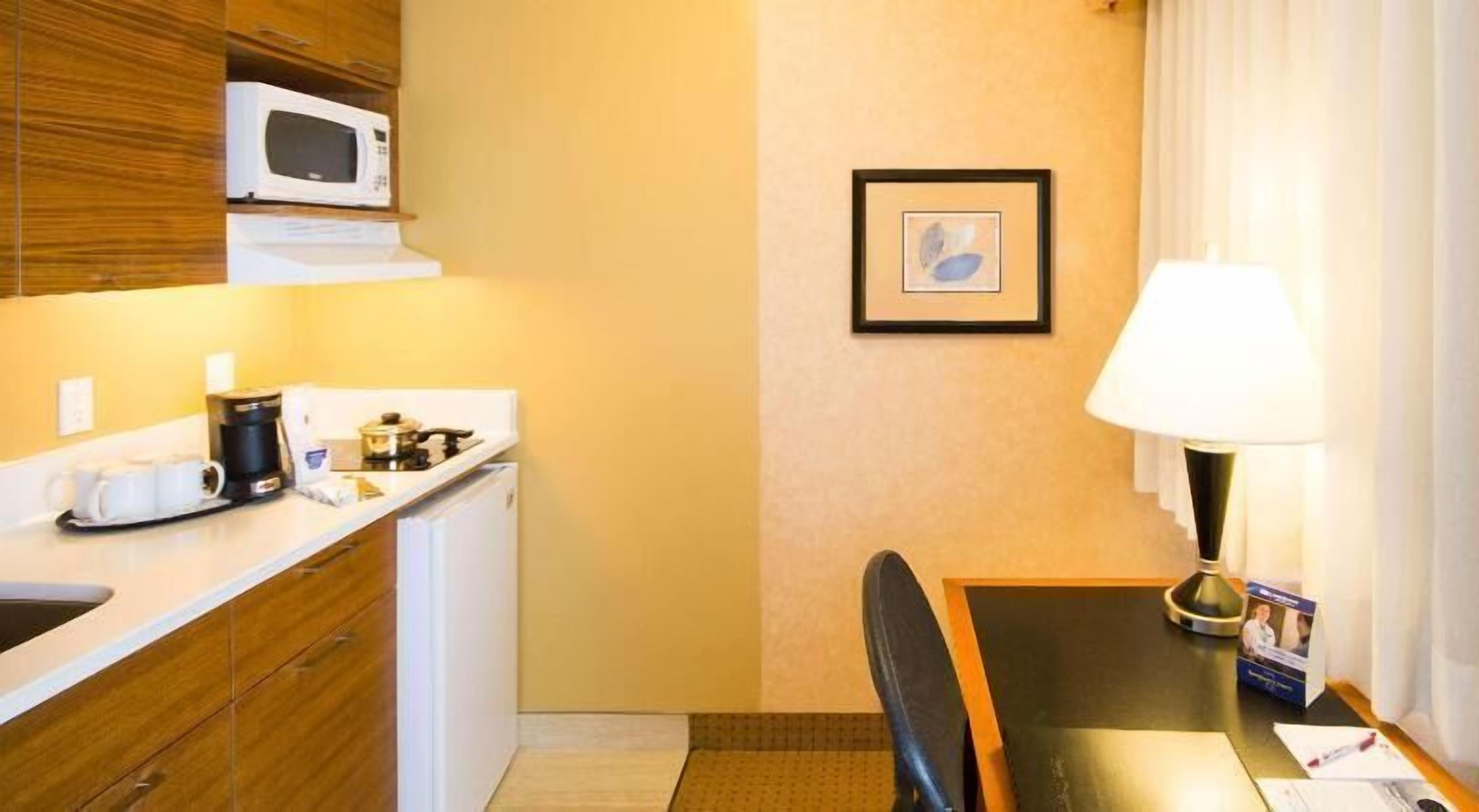 私人厨房 | 冰箱、微波炉、炉灶、茶具/咖啡用具