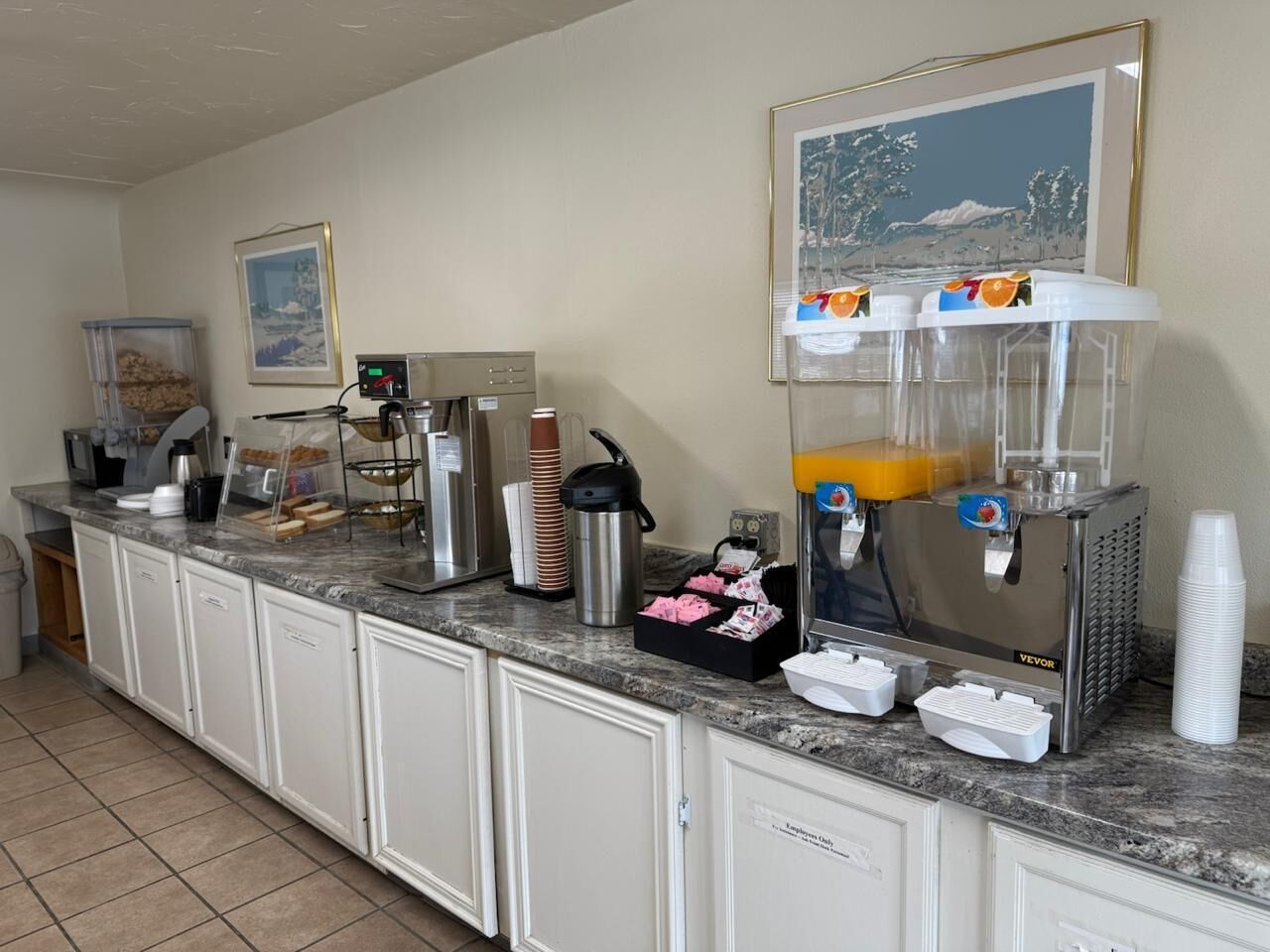 Free daily continental breakfast 