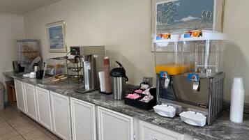 Free daily continental breakfast