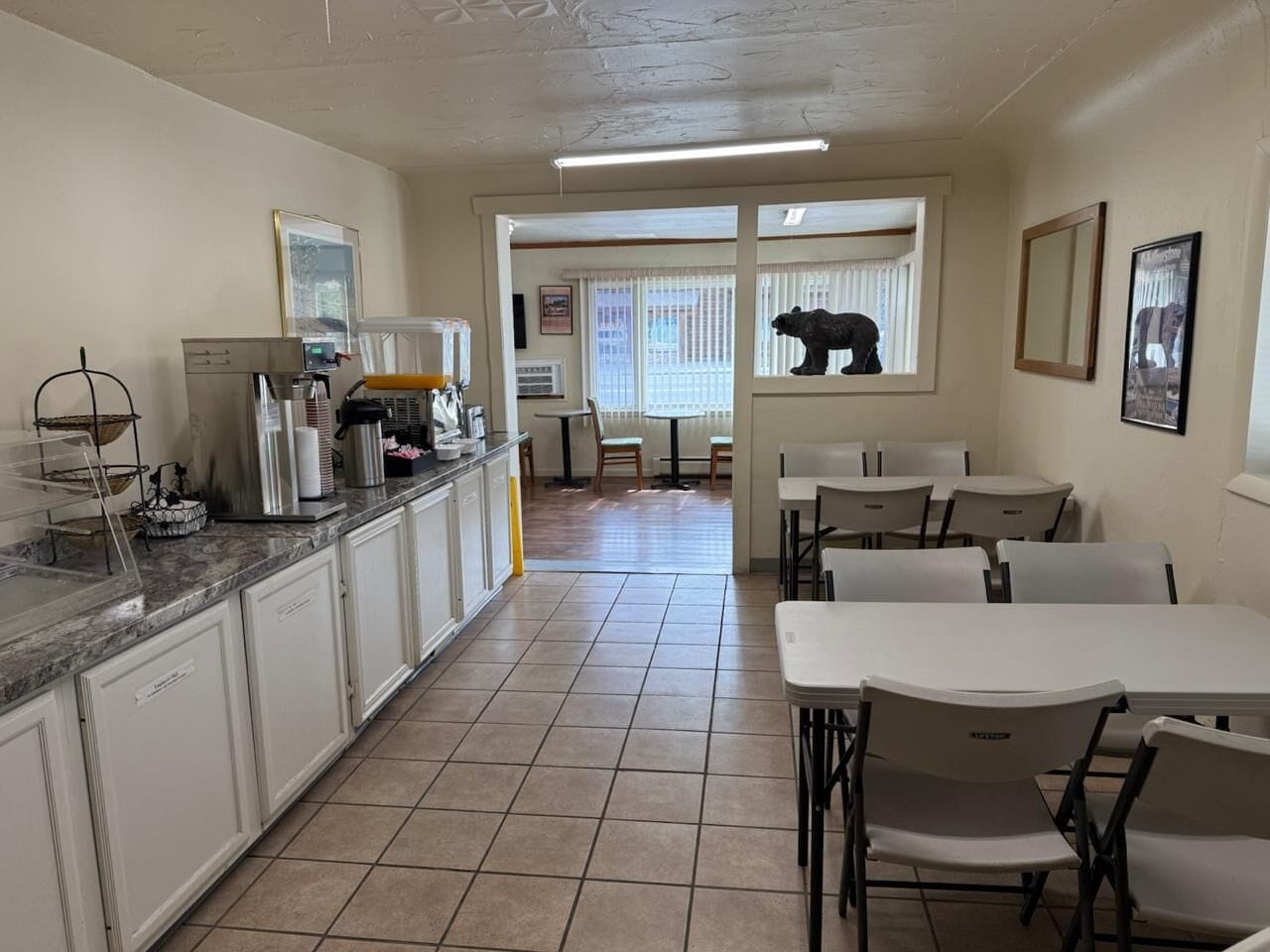 Free daily continental breakfast 