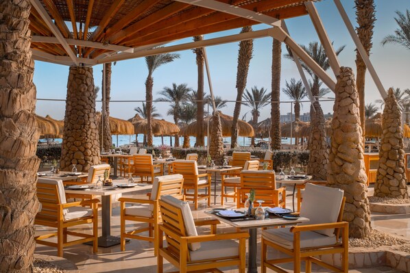 2 restaurants, breakfast served - JAZ Fayrouz (Sharm El Sheikh)