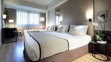 Minibar, coffres-forts dans les chambres, bureau, Wi-Fi gratuit