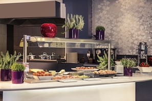 Morgenmadsbuffet hver dag (21 EUR pr. person)