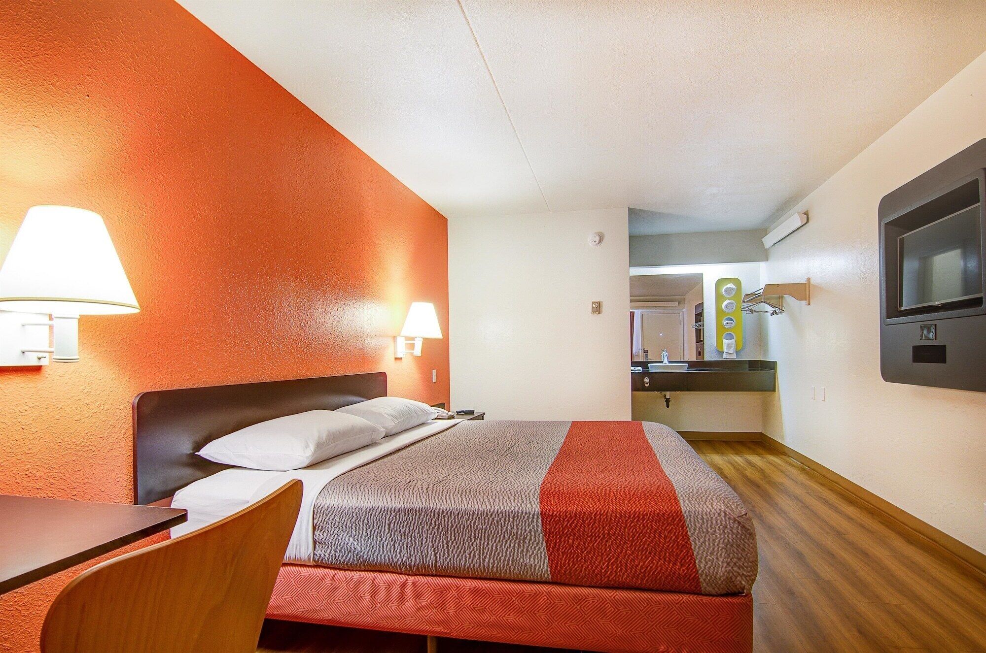 免费 WiFi、床单