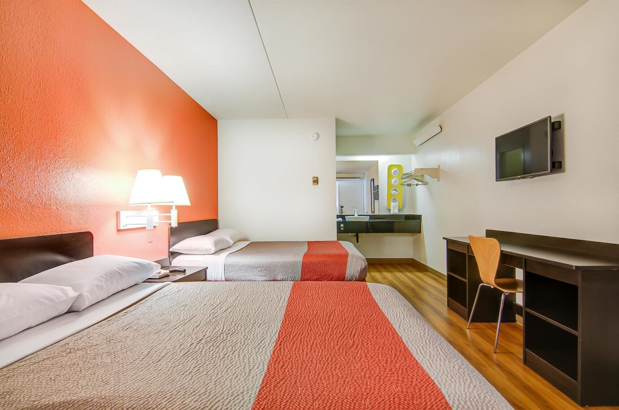 免费 WiFi、床单