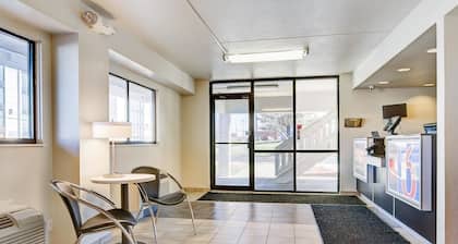 Motel 6 Springfield, MO - North