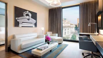 Suite, 1 chambre | Salle de séjour | Télévision LCD de 46 pouces avec chaßnes par satellite, télévision