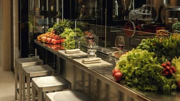 2 restaurants, breakfast, lunch, dinner served; Mediterranean cuisine