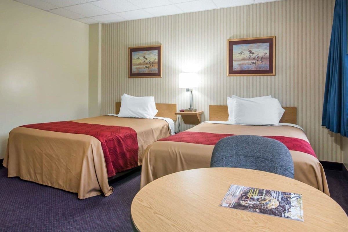 Standard Room, 2 Queen Beds, Non Smoking