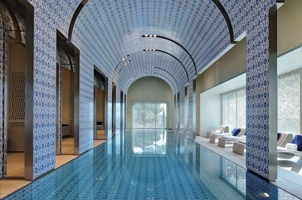 Indoor pool, seasonal outdoor pool, sun loungers