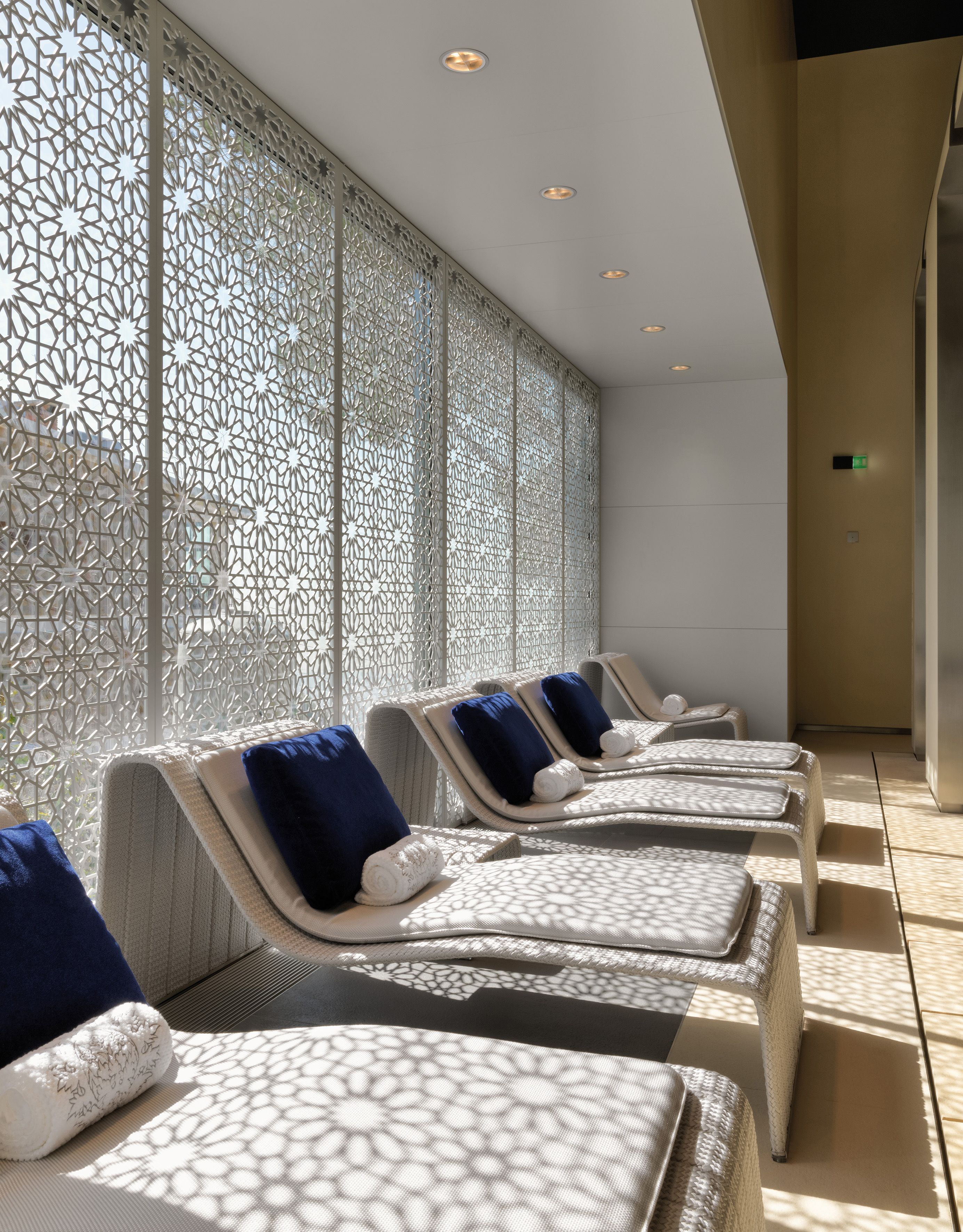 Indoor pool, seasonal outdoor pool, sun loungers