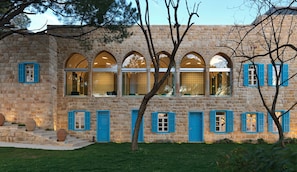 Couples treatment rooms, sauna, hot tub, steam room, Turkish bath