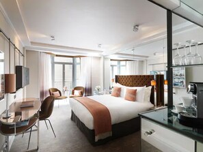 1 bedroom, Egyptian cotton sheets, premium bedding, pillowtop beds - The Athenaeum Hotel & Residences (London)