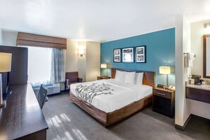 高級寢具、書桌、手提電腦工作空間、熨斗/熨衫板