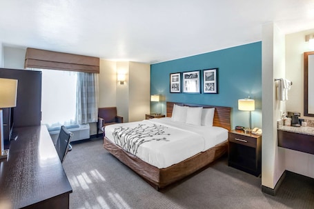 Premium bedding, desk, laptop workspace, iron/ironing board. Sleep Inn near Washington State Line