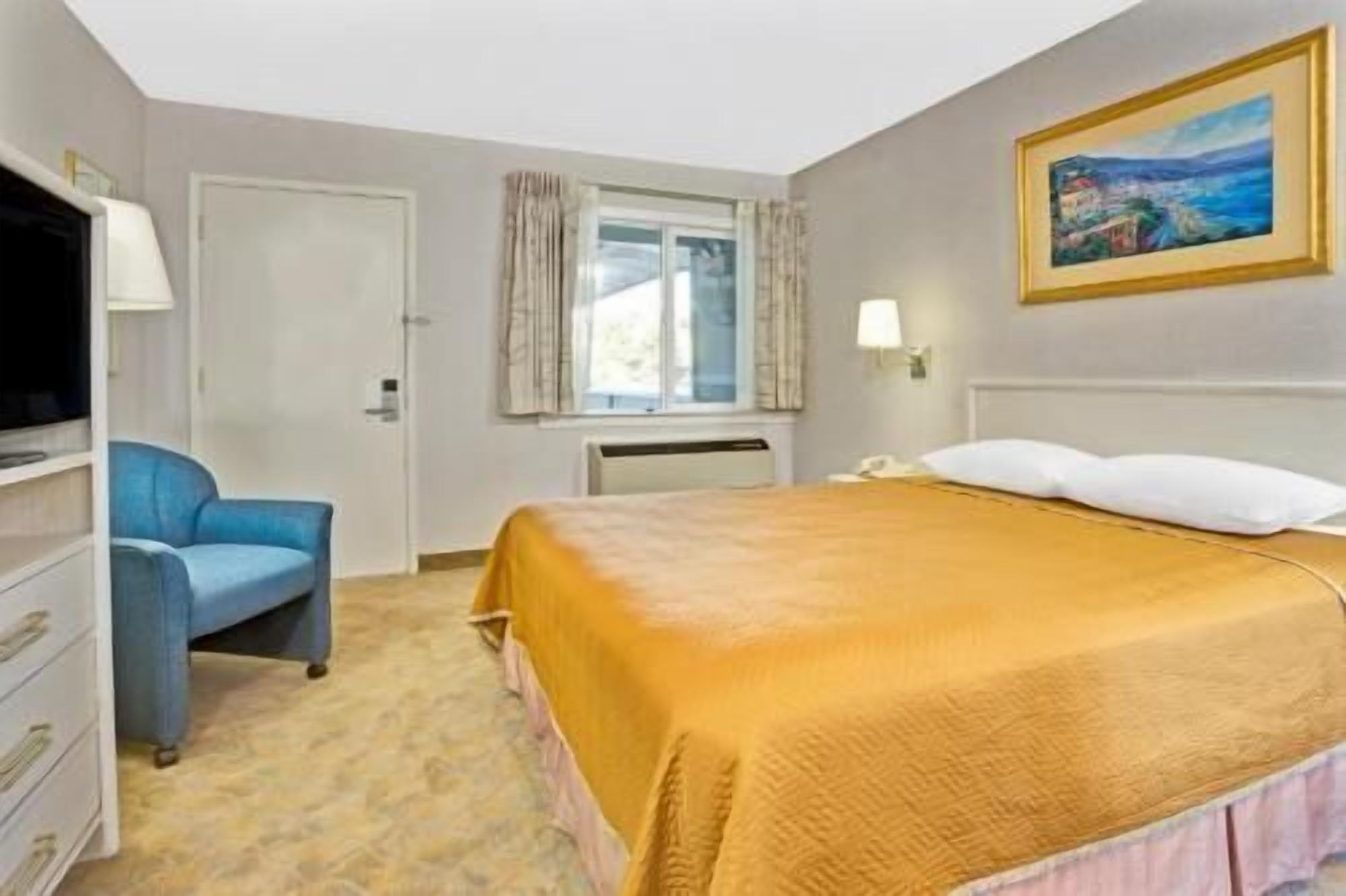 In-room safe, desk, iron/ironing board, free cribs/infant beds
