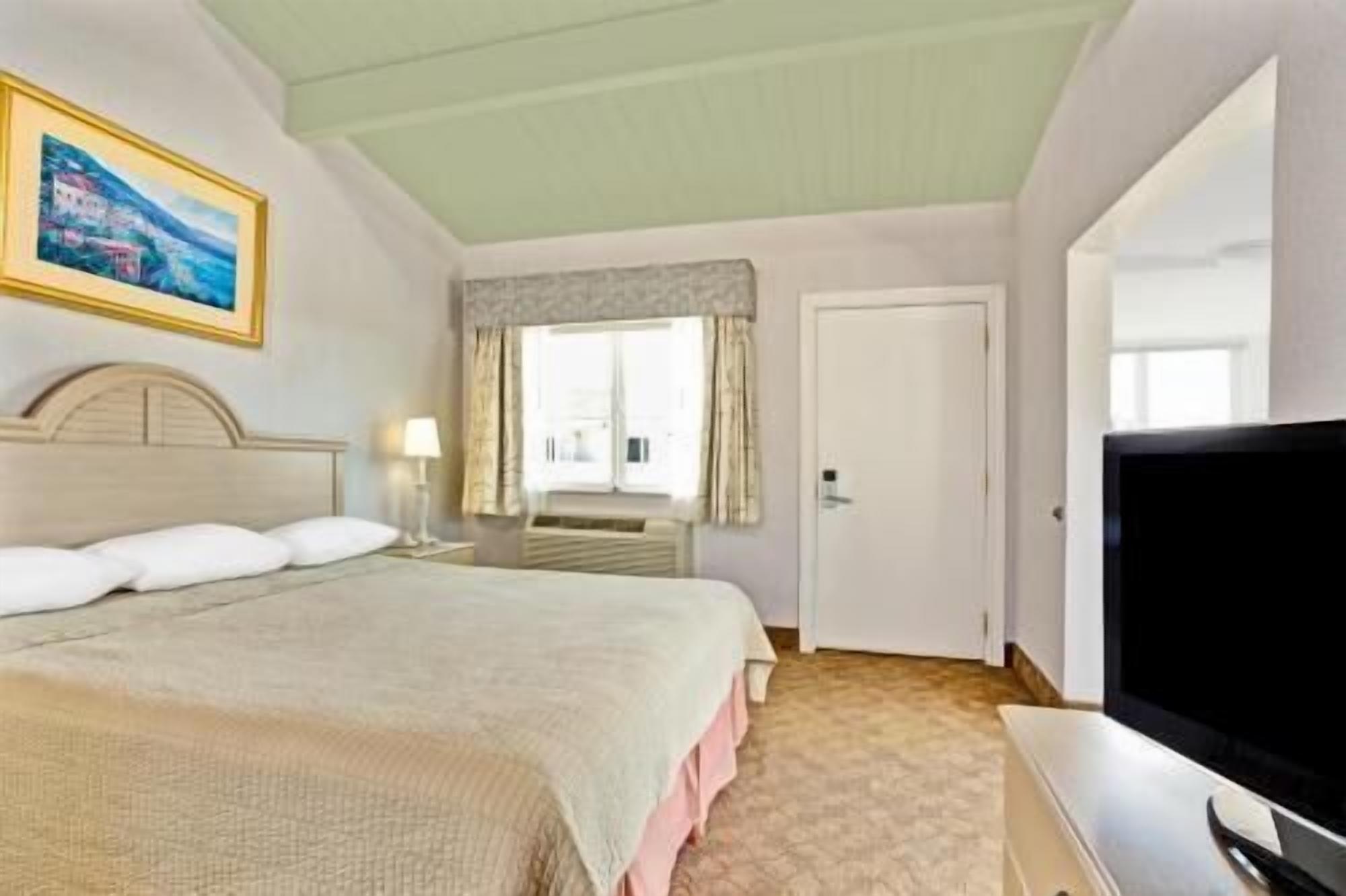 In-room safe, desk, iron/ironing board, free cribs/infant beds