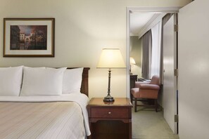 Pillowtop beds, desk, blackout drapes, iron/ironing board - Days Inn by Wyndham Ottawa West (Ottawa)