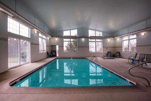 Indoor pool, pool loungers