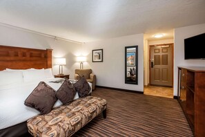 Deluxe-Zimmer, 1 King-Bett, Nichtraucher (Deluxe Executive Room) | Hochwertige Bettwaren, Pillowtop-Betten, Schreibtisch
