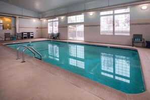 Indoor pool, sun loungers