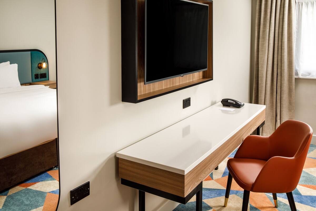 高级房, 2 张双人床 | 防过敏的被褥、客房内保险箱、办公桌、笔记本电脑工作区