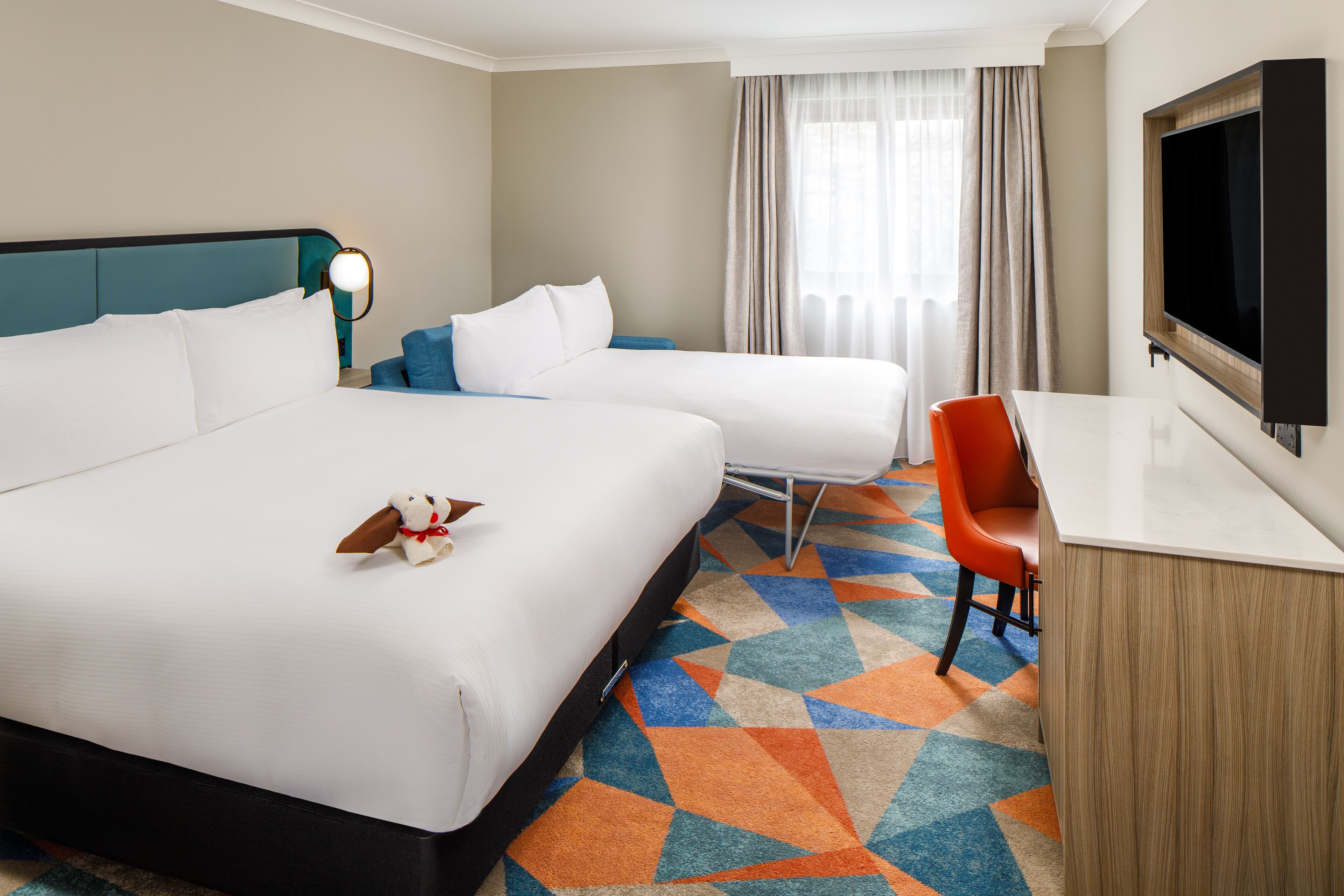 Superior Room, 1 King Bed with Sofa bed | Hypo-allergenic bedding, in-room safe, desk, laptop workspace