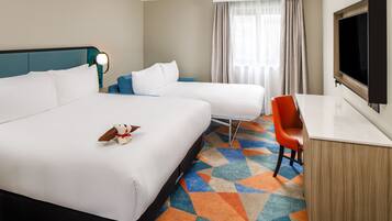 Superior Room, 1 King Bed with Sofa bed | Hypo-allergenic bedding, in-room safe, desk, laptop workspace