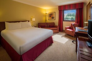 Literie hypoallergénique, coffre-fort, bureau