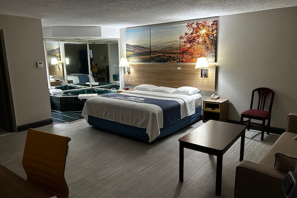 Studio Suite, 1 King Bed, Non Smoking | In-room safe, individually furnished, desk, blackout drapes