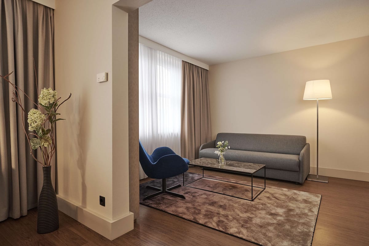 minibar, in-room safe, desk, blackout curtains