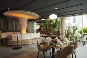 Lunch and dinner served, alfresco dining