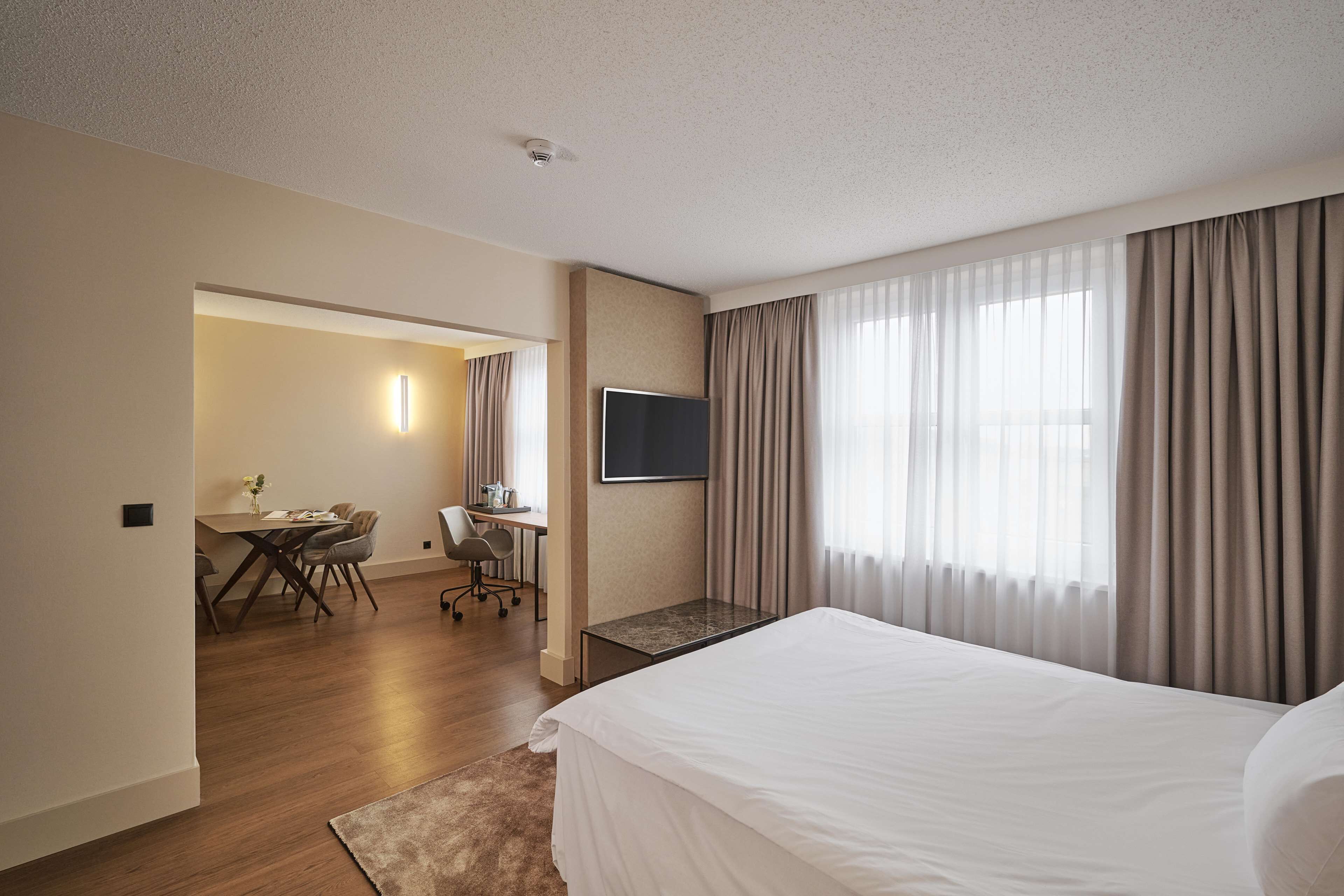 minibar, in-room safe, desk, blackout curtains