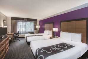 Ropa de cama de alta calidad, escritorio, cortinas opacas