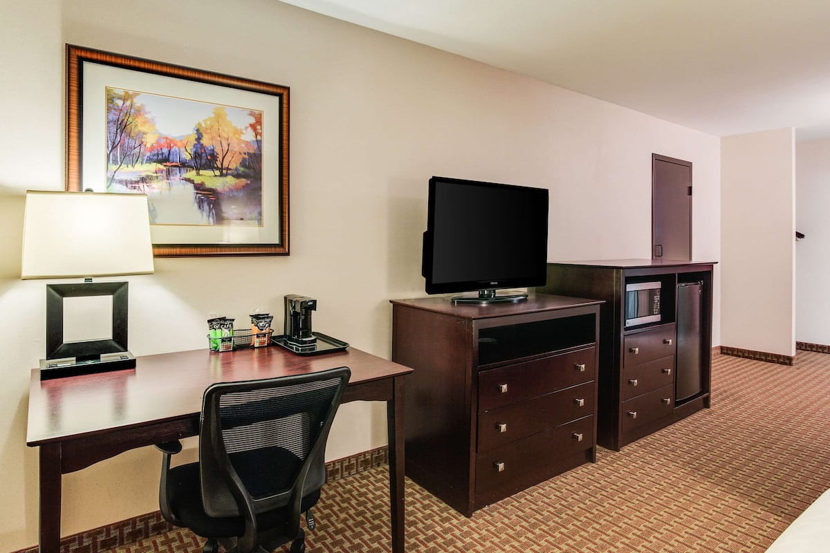 standard room, 2 double beds, non smoking | desk, blackout curtains, iron/ironing board, free cots/infant beds