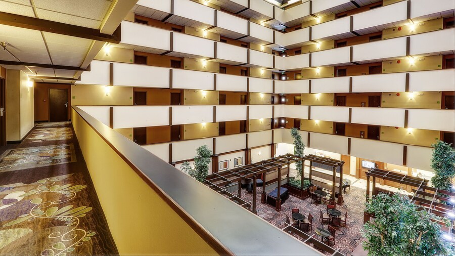 Clarion Hotel Convention Center