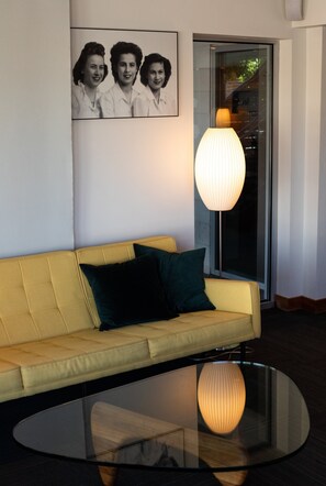 Lobby sitting area - Modern Hotel (Boise)
