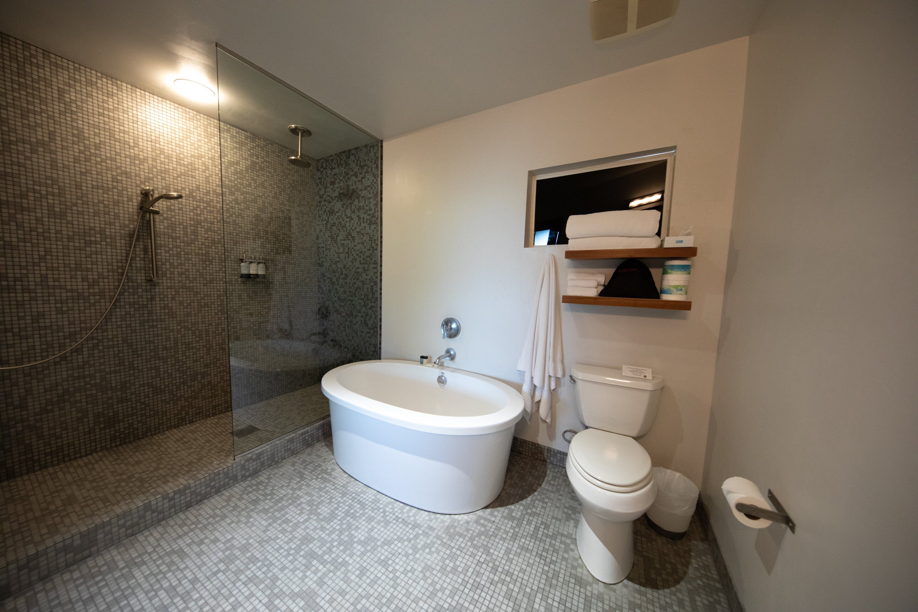 design suite, 1 bedroom, bathtub | deep-soaking bathtub