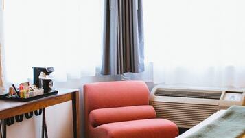 Design-Zimmer, 1 Queen-Bett | Hochwertige Bettwaren, Pillowtop-Betten, Zimmersafe