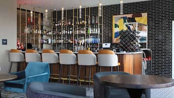 3 bars, lounge dans le hall
