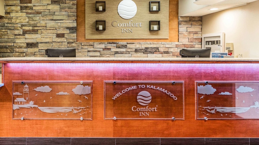 Comfort Inn Wings Stadium