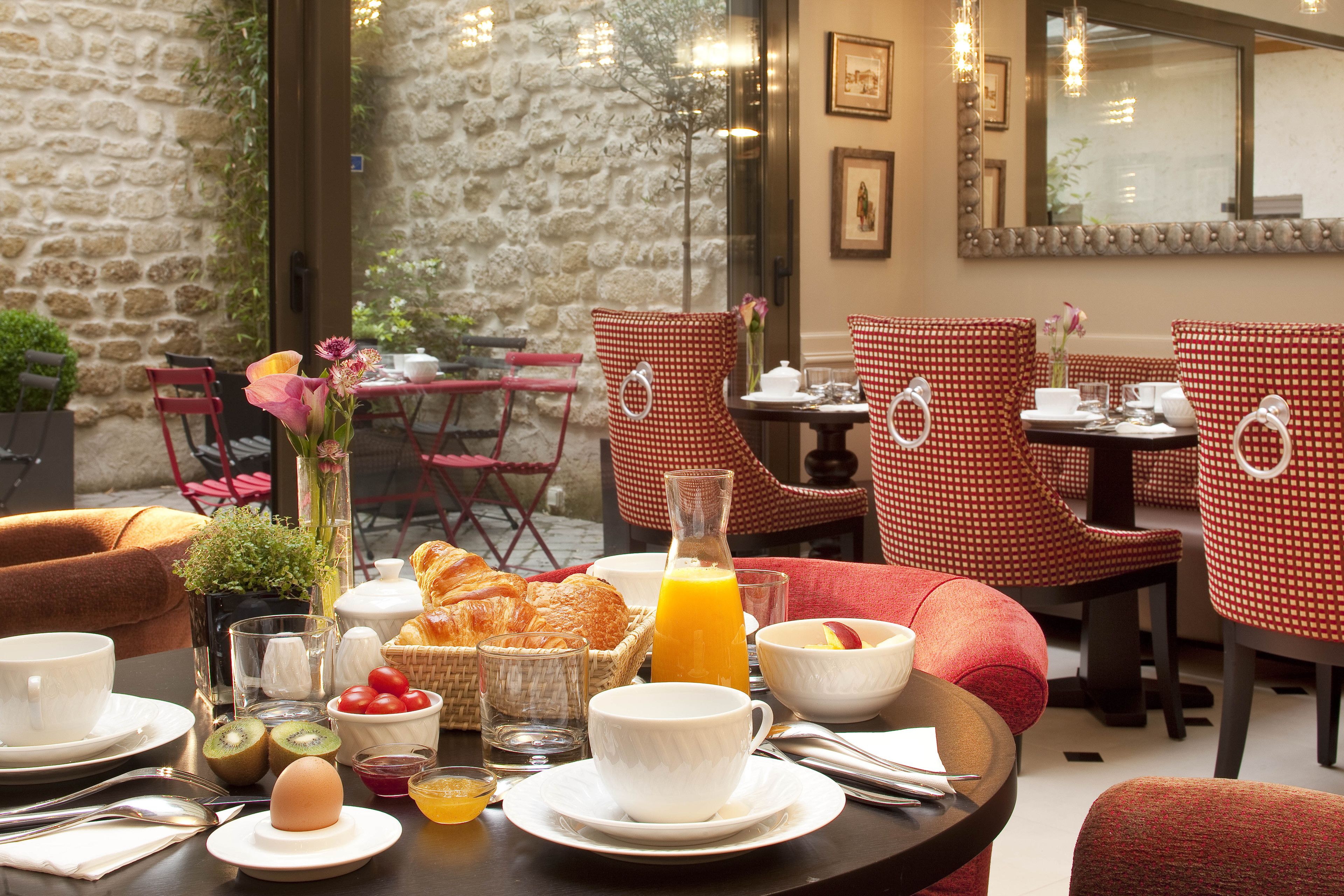 daily buffet breakfast (eur 15 per person)