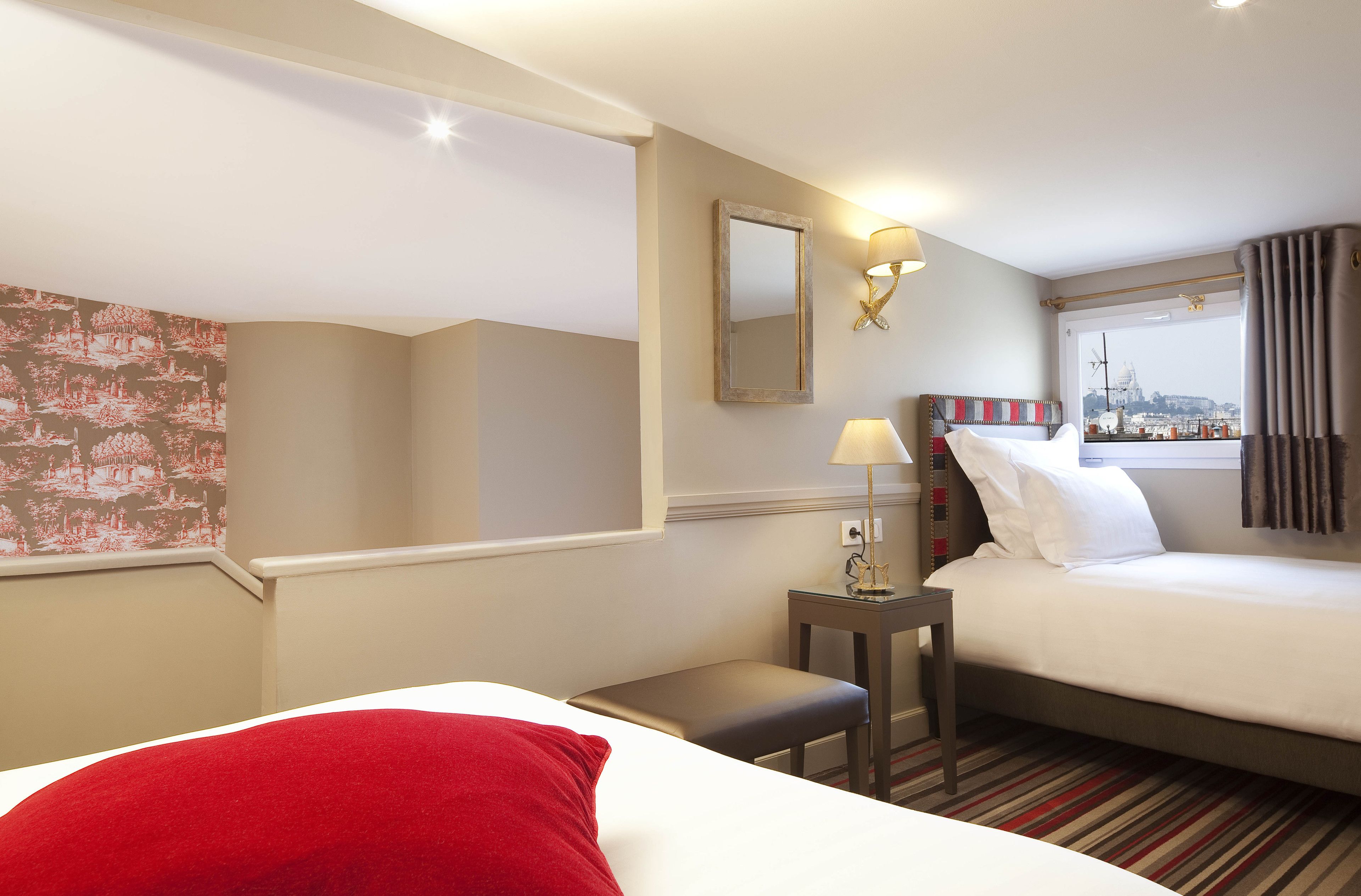 duplex for 5 people, stairway access | premium bedding, minibar, in-room safe, desk