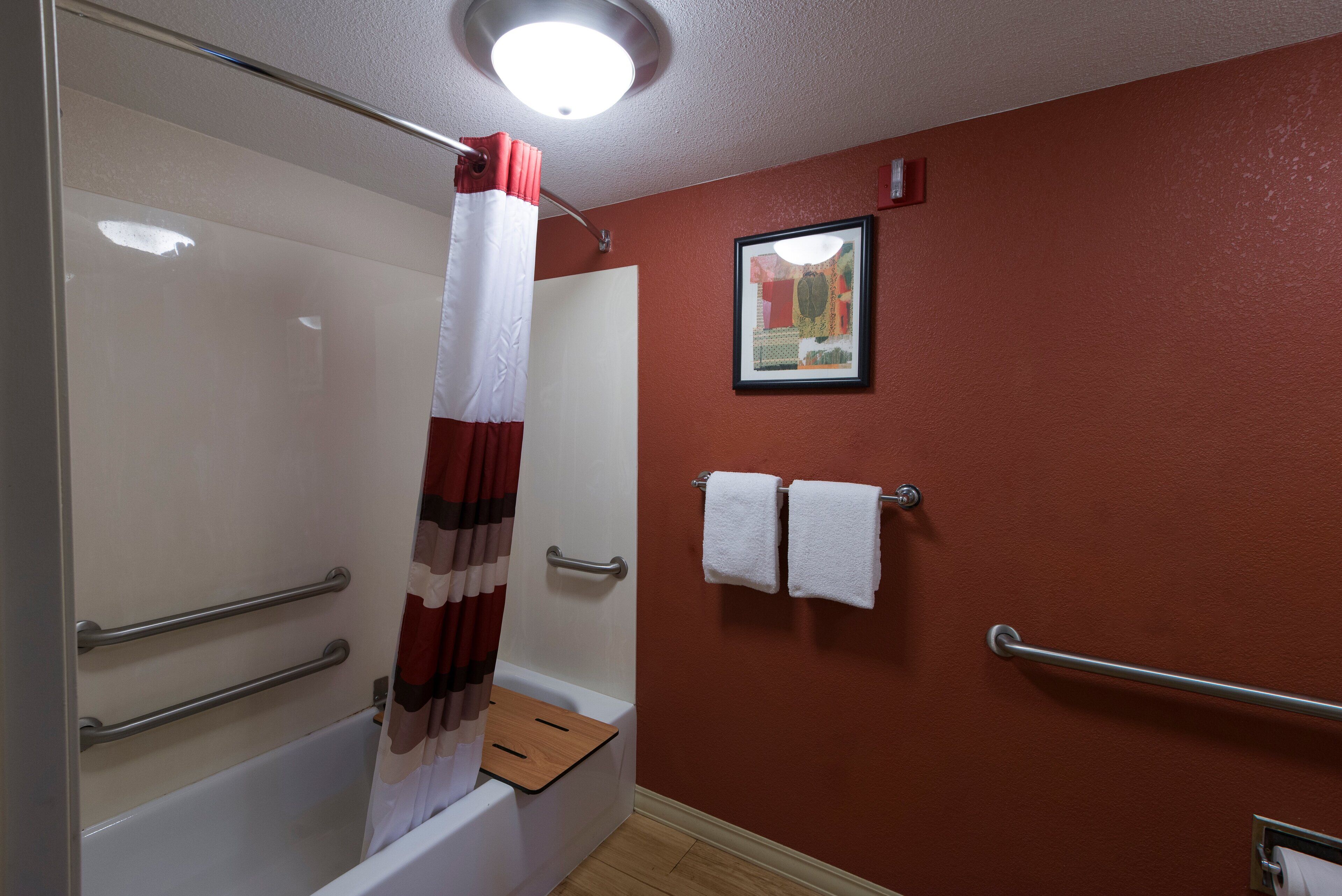 superior room, 1 king bed, accessible (smoke free) | bathroom | free toiletries, towels