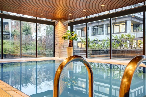 Indoor pool, outdoor pool