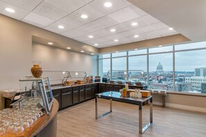 Frühstück, Mittagessen und Abendessen