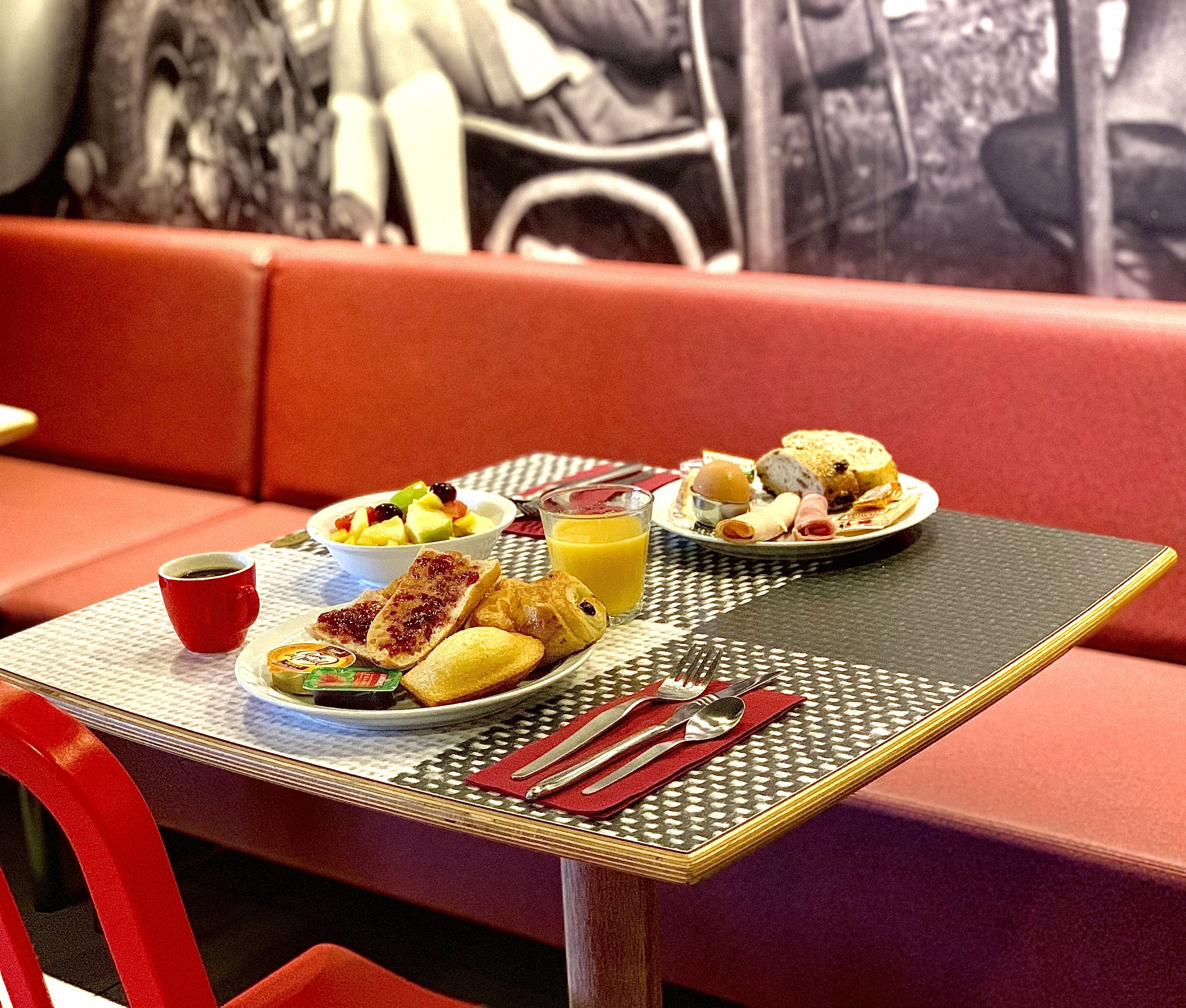 daily buffet breakfast (eur 13.90 per person)