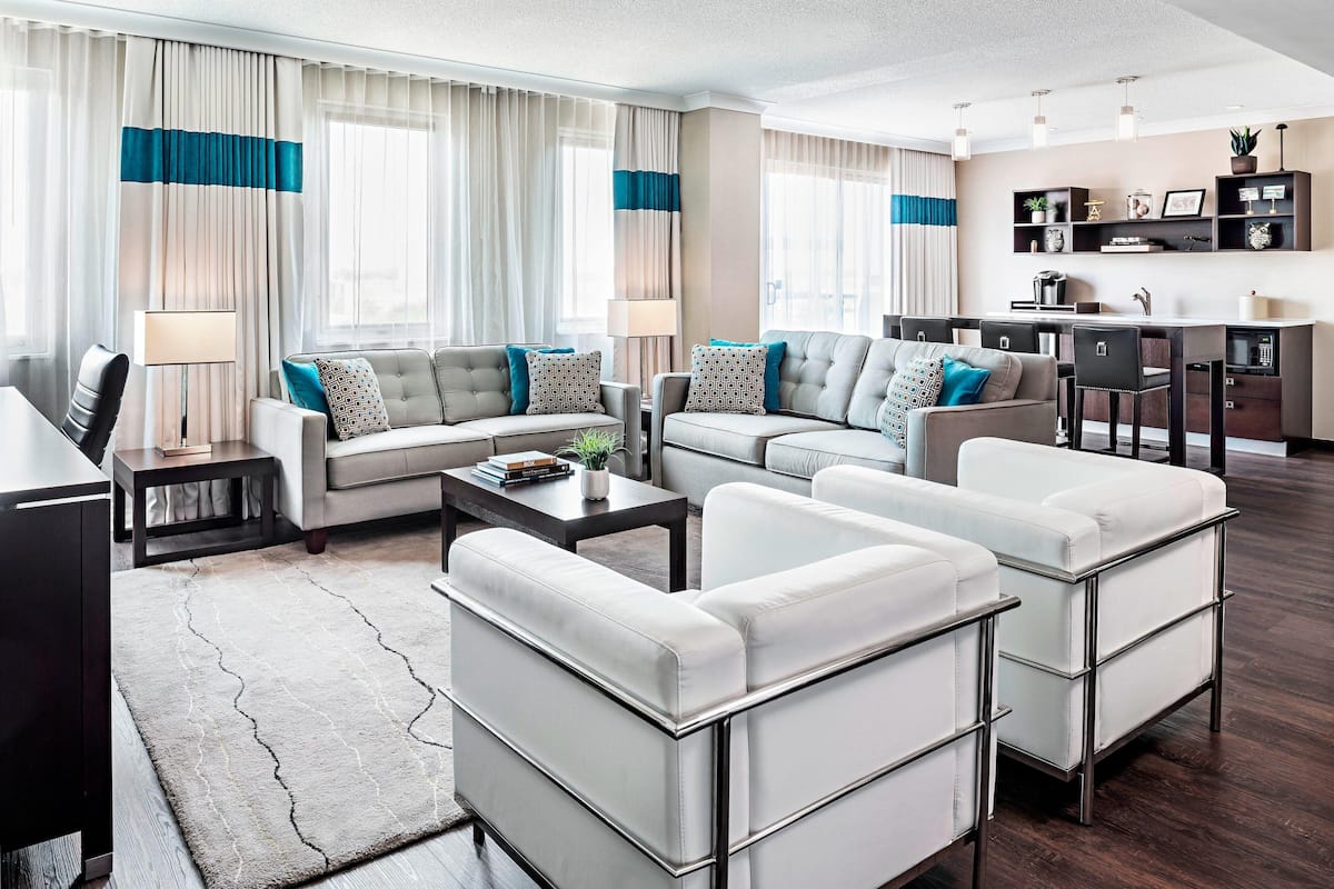 1 bedroom, premium bedding, in-room safe, desk