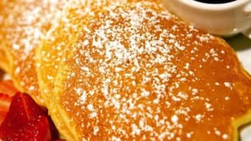 Petit déjeuner buffet servi tous les jours en supplément